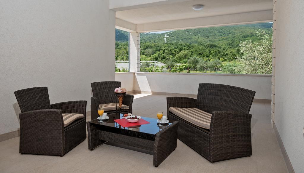 Villa Vinea Prapatnica Екстериор снимка