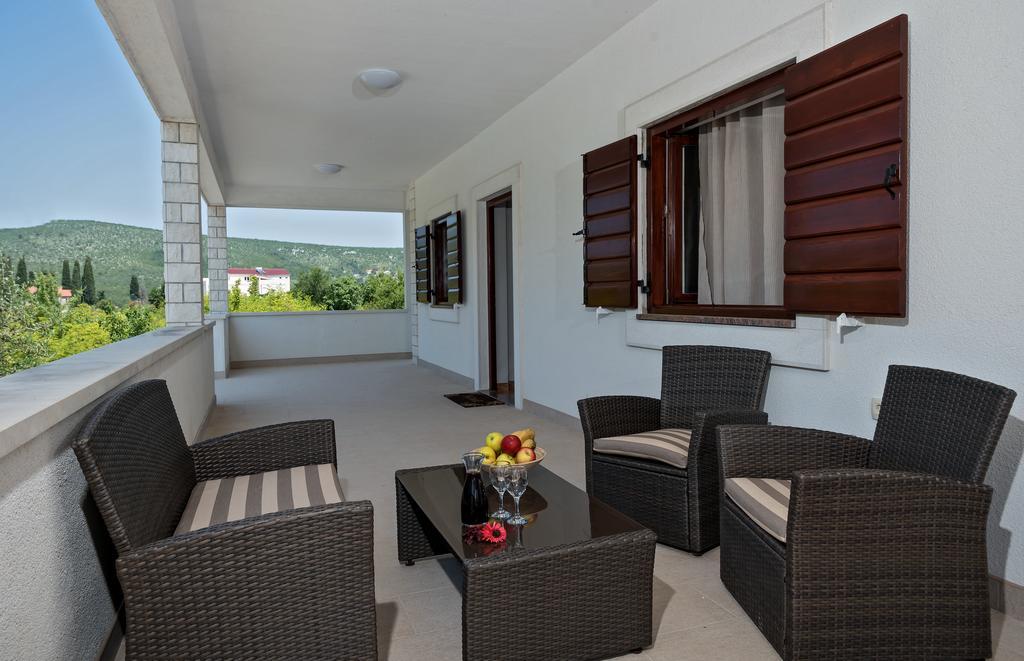 Villa Vinea Prapatnica Екстериор снимка