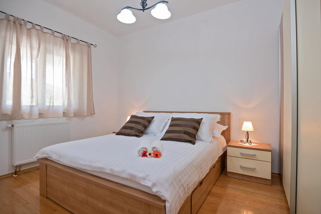 Villa Vinea Prapatnica Екстериор снимка