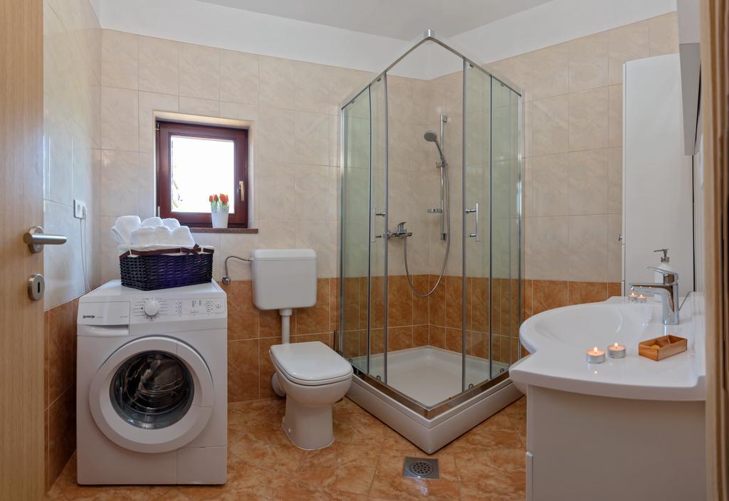 Villa Vinea Prapatnica Екстериор снимка