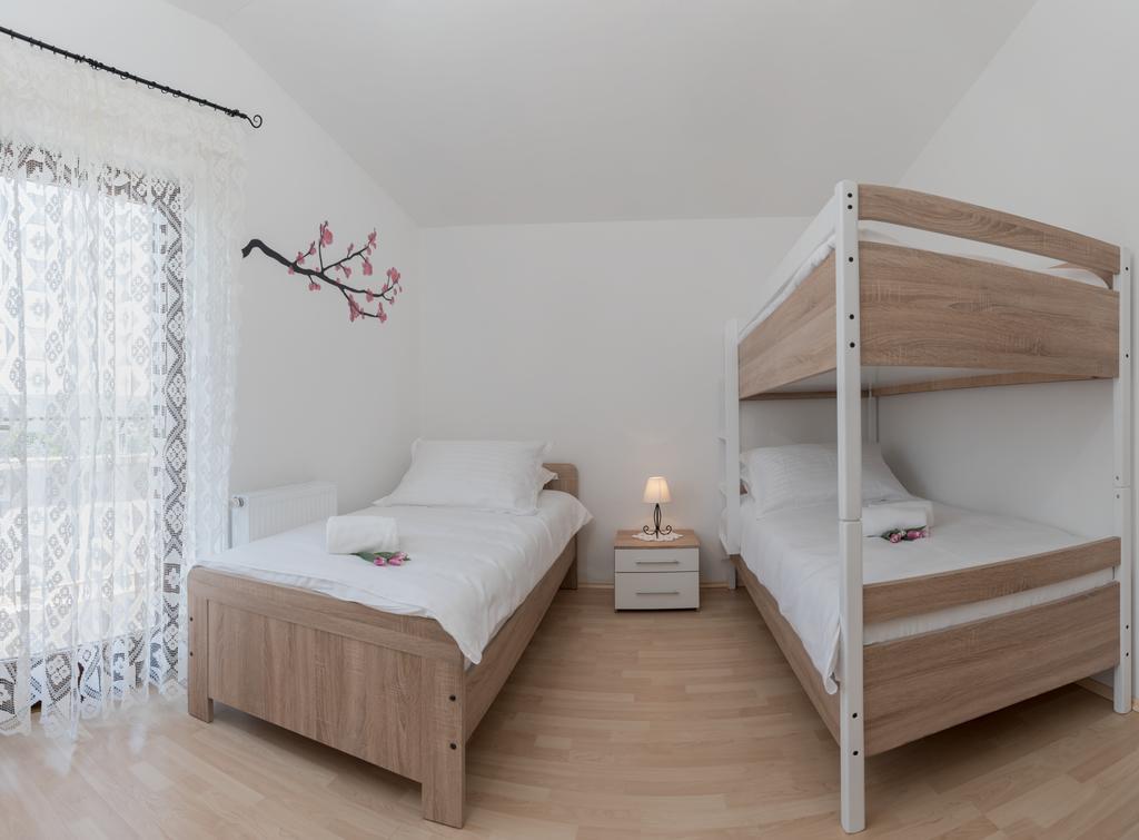 Villa Vinea Prapatnica Екстериор снимка